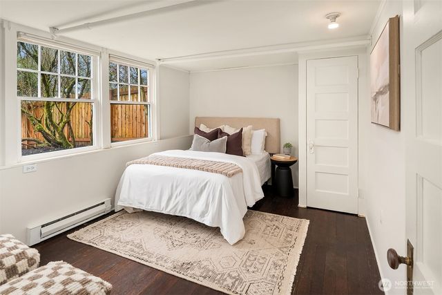 5260 18th Avenue NE, Seattle, WA 98105