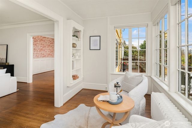 5260 18th Avenue NE, Seattle, WA 98105