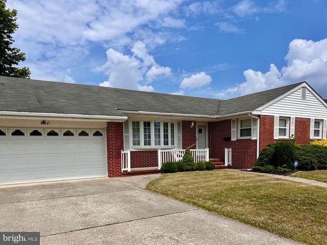 27 MEADOW RD, Pennsville, NJ 08070
