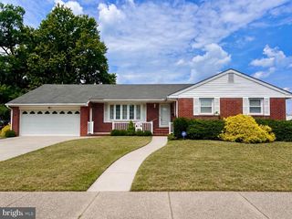 27 MEADOW RD, Pennsville, NJ 08070