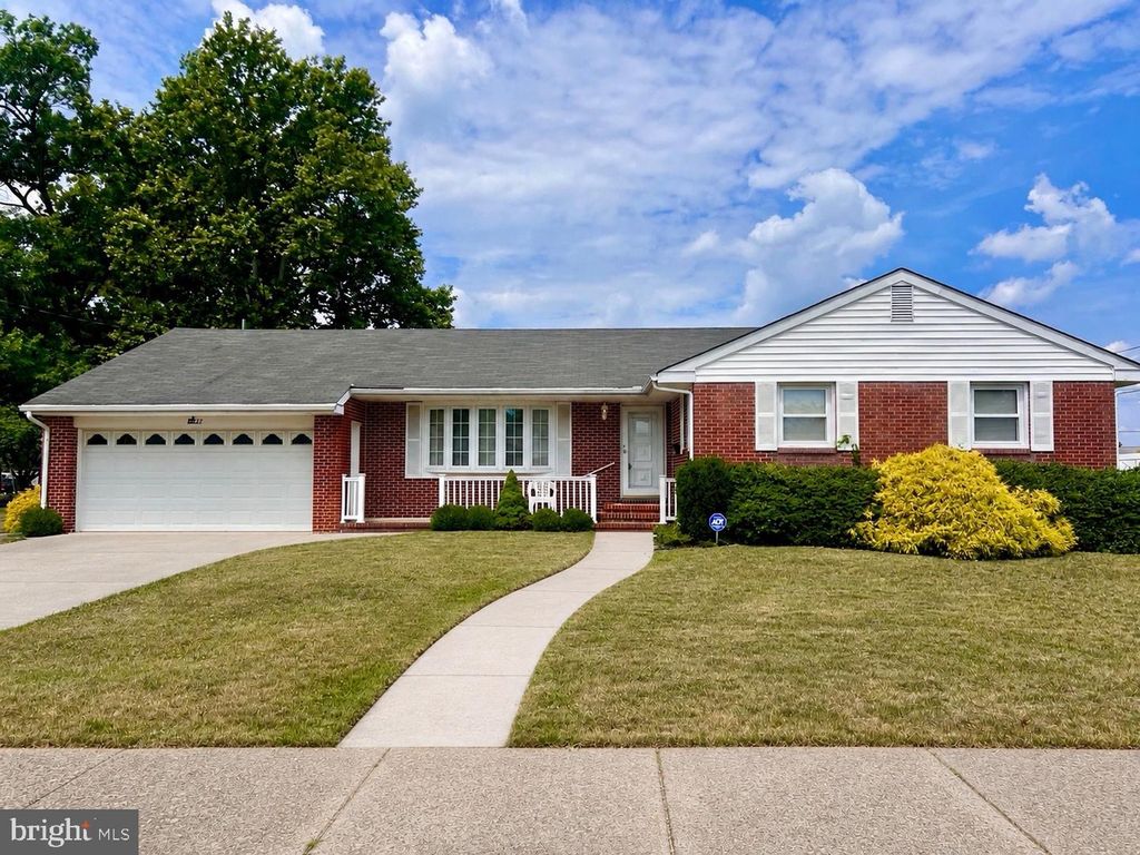 27 MEADOW RD, Pennsville, NJ 08070