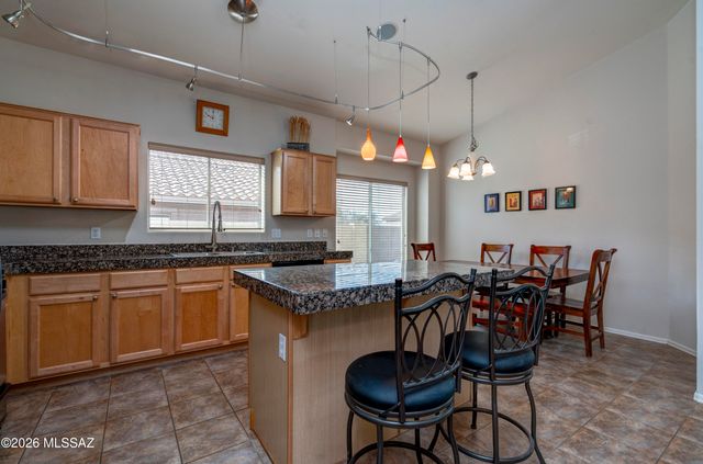 60594 E Blackcrest Loop, Tucson, AZ 85739