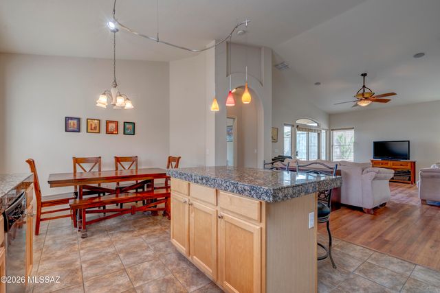 60594 E Blackcrest Loop, Tucson, AZ 85739