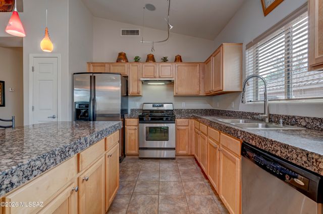 60594 E Blackcrest Loop, Tucson, AZ 85739