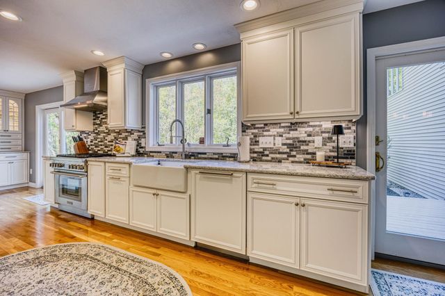 19 Bonnies Way, Hampstead, NH 03841