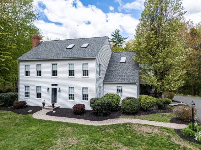 19 Bonnies Way, Hampstead, NH 03841
