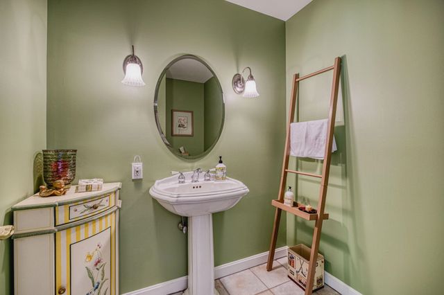 19 Bonnies Way, Hampstead, NH 03841