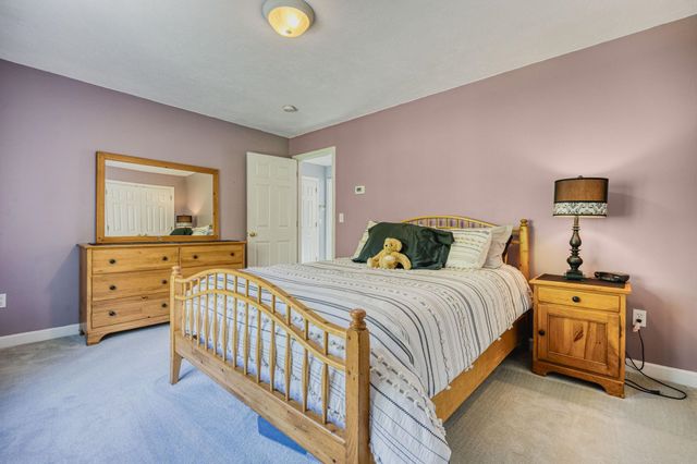 19 Bonnies Way, Hampstead, NH 03841