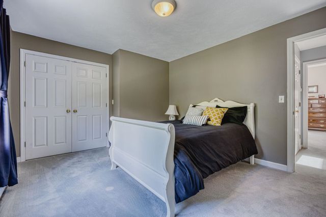 19 Bonnies Way, Hampstead, NH 03841
