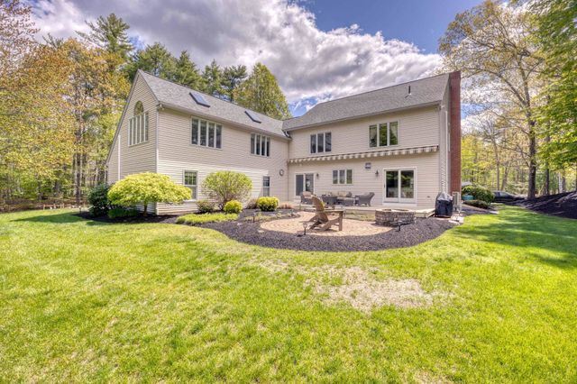 19 Bonnies Way, Hampstead, NH 03841