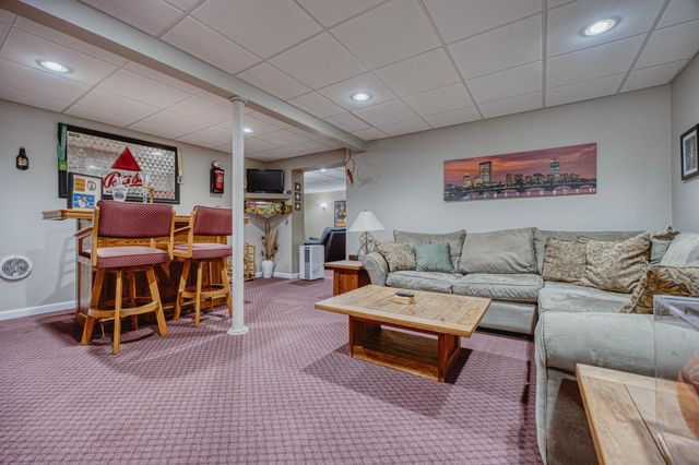 19 Bonnies Way, Hampstead, NH 03841