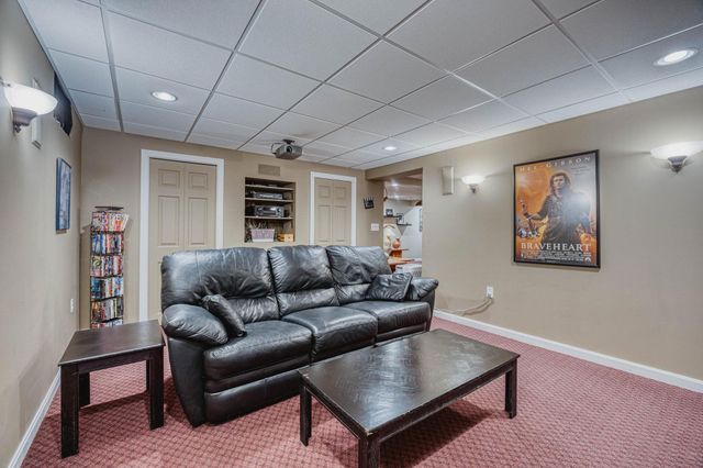 19 Bonnies Way, Hampstead, NH 03841
