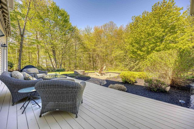 19 Bonnies Way, Hampstead, NH 03841