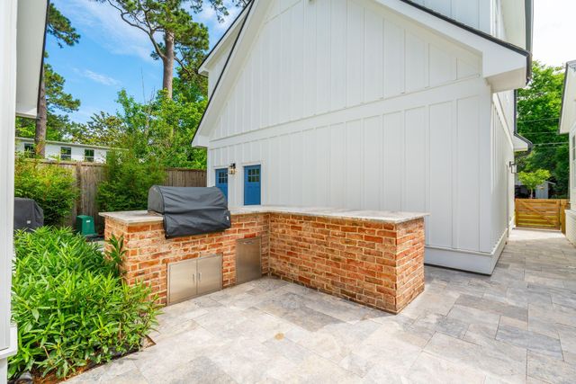 1010 Lansing Drive, Mount Pleasant, SC 29464