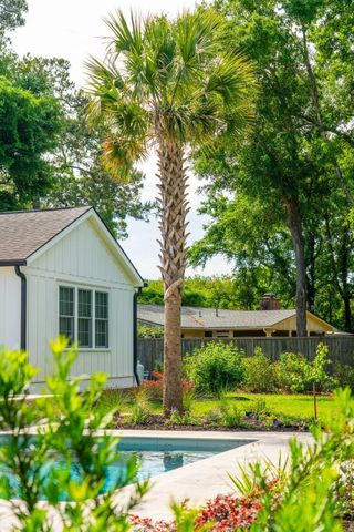 1010 Lansing Drive, Mount Pleasant, SC 29464