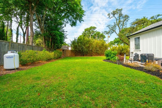 1010 Lansing Drive, Mount Pleasant, SC 29464
