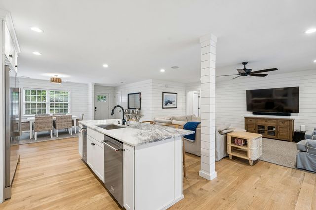 1010 Lansing Drive, Mount Pleasant, SC 29464