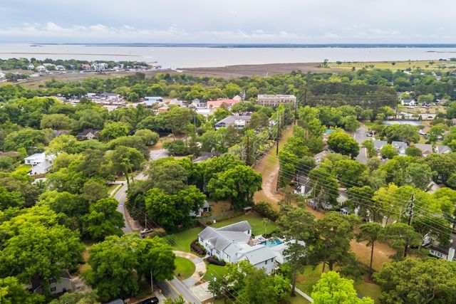 1010 Lansing Drive, Mount Pleasant, SC 29464