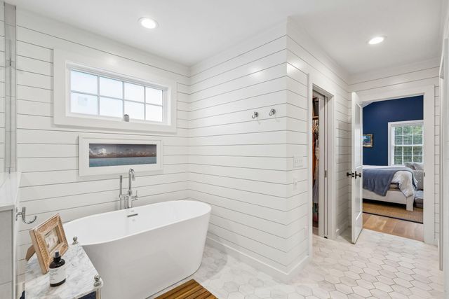 1010 Lansing Drive, Mount Pleasant, SC 29464
