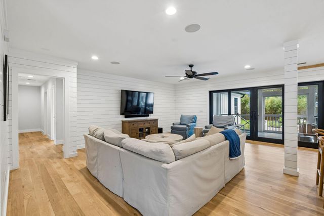 1010 Lansing Drive, Mount Pleasant, SC 29464