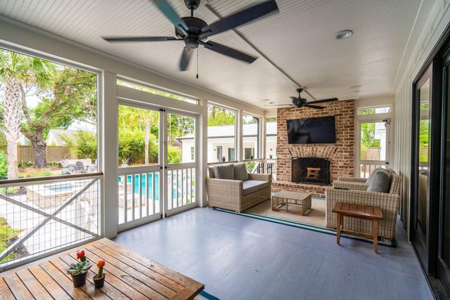 1010 Lansing Drive, Mount Pleasant, SC 29464