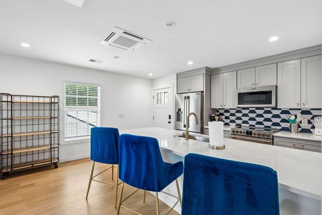 1010 Lansing Drive, Mount Pleasant, SC 29464