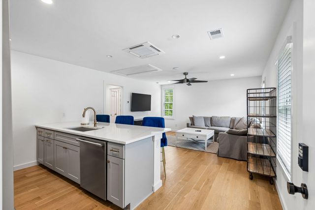 1010 Lansing Drive, Mount Pleasant, SC 29464