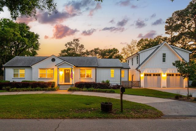 1010 Lansing Drive, Mount Pleasant, SC 29464