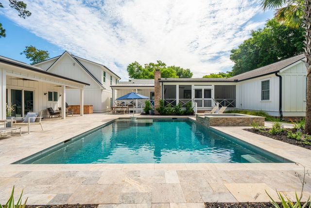 1010 Lansing Drive, Mount Pleasant, SC 29464