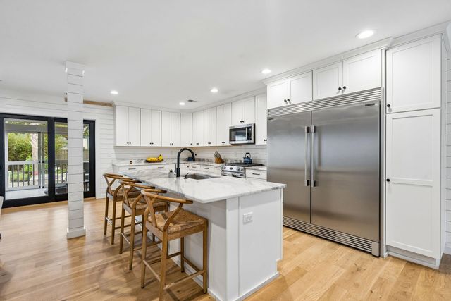 1010 Lansing Drive, Mount Pleasant, SC 29464