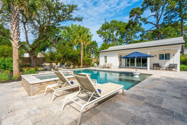 1010 Lansing Drive, Mount Pleasant, SC 29464