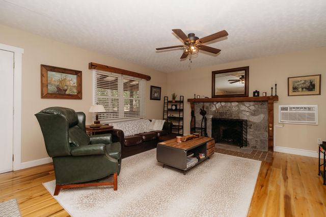 272 Cowboy Lane, Wellington, KY 40387