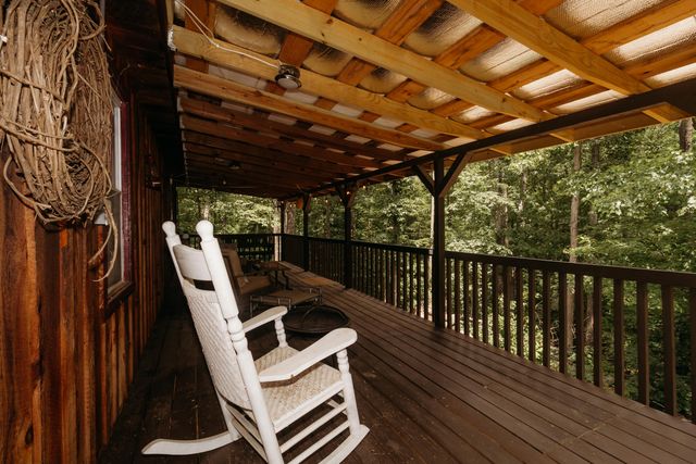 272 Cowboy Lane, Wellington, KY 40387