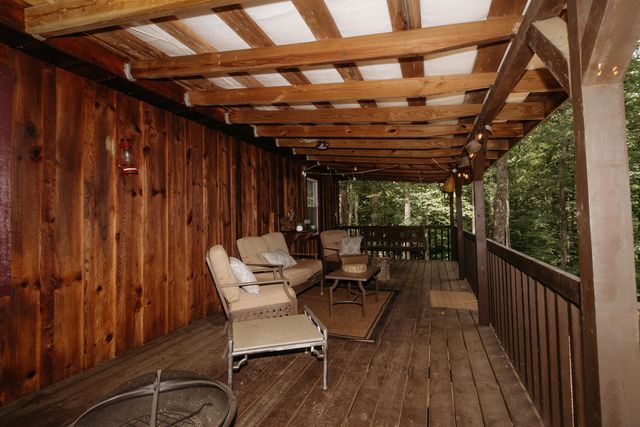 272 Cowboy Lane, Wellington, KY 40387