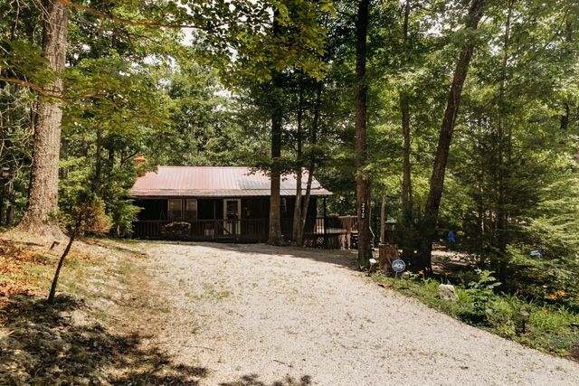 272 Cowboy Lane, Wellington, KY 40387