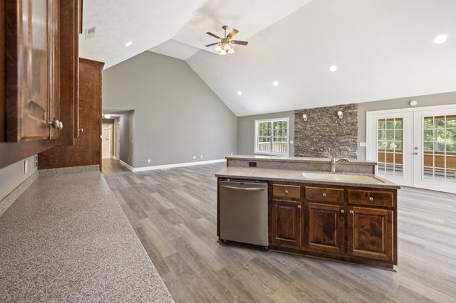 52 Wright Pl, Estill Springs, TN 37330