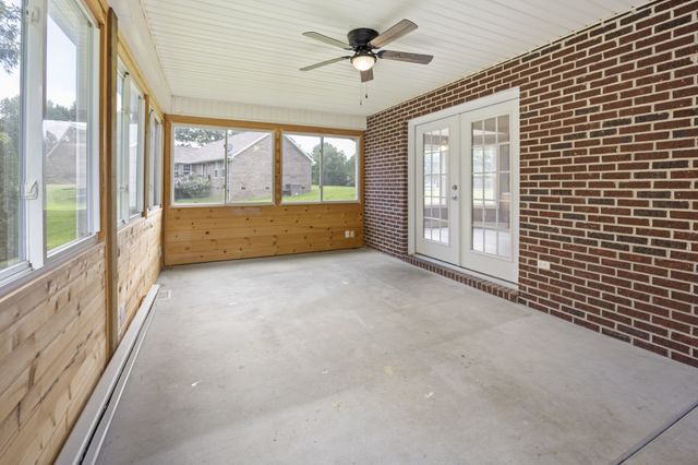 52 Wright Pl, Estill Springs, TN 37330