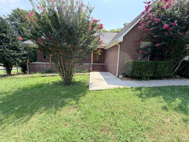 52 Wright Pl, Estill Springs, TN 37330