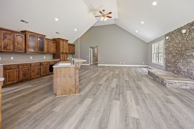 52 Wright Pl, Estill Springs, TN 37330