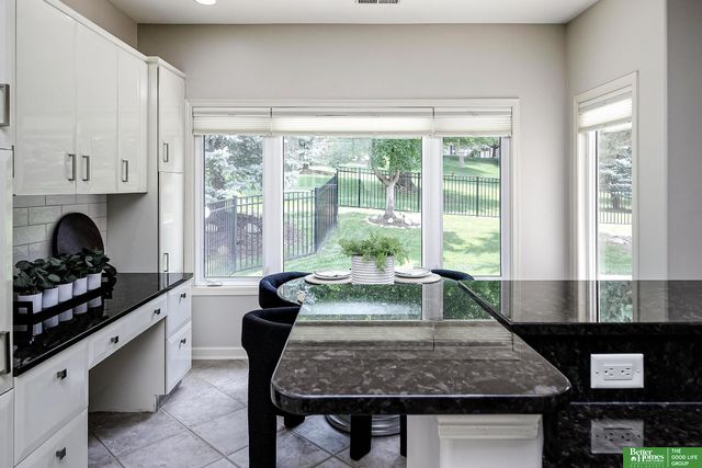 1509 S 190th Plaza, Omaha, NE 68130