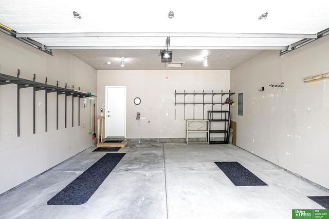 1509 S 190th Plaza, Omaha, NE 68130
