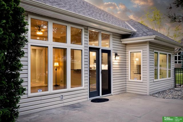 1509 S 190th Plaza, Omaha, NE 68130