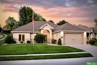 1509 S 190th Plaza, Omaha, NE 68130