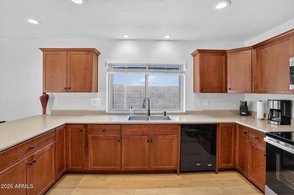 10614 N 65TH Avenue, Glendale, AZ 85304 — photo 5