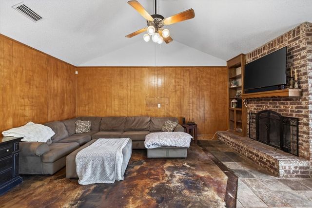 8204 Starnes Road, North Richland Hills, TX 76182
