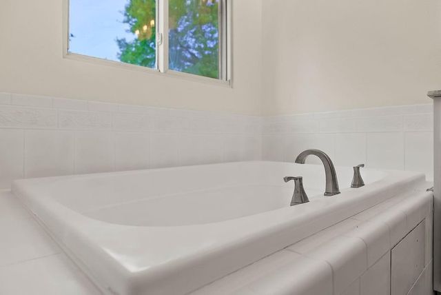 6404 E 133rd Terrace, Grandview, MO 64030