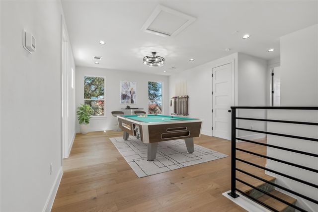 112 Kendall RD, Spicewood, TX 78669