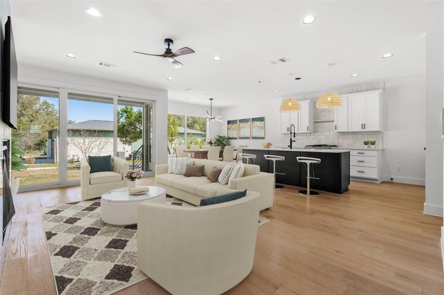 112 Kendall RD, Spicewood, TX 78669