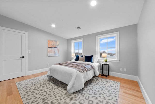 30 Dighton 4, Boston, MA 02135