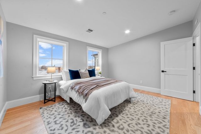 30 Dighton 4, Boston, MA 02135